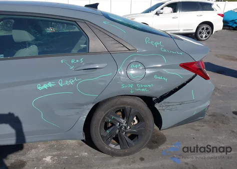 2022 Hyundai Elantra Sel z USA, uszkodzony, nr VIN KMHLM4AG5NU309995